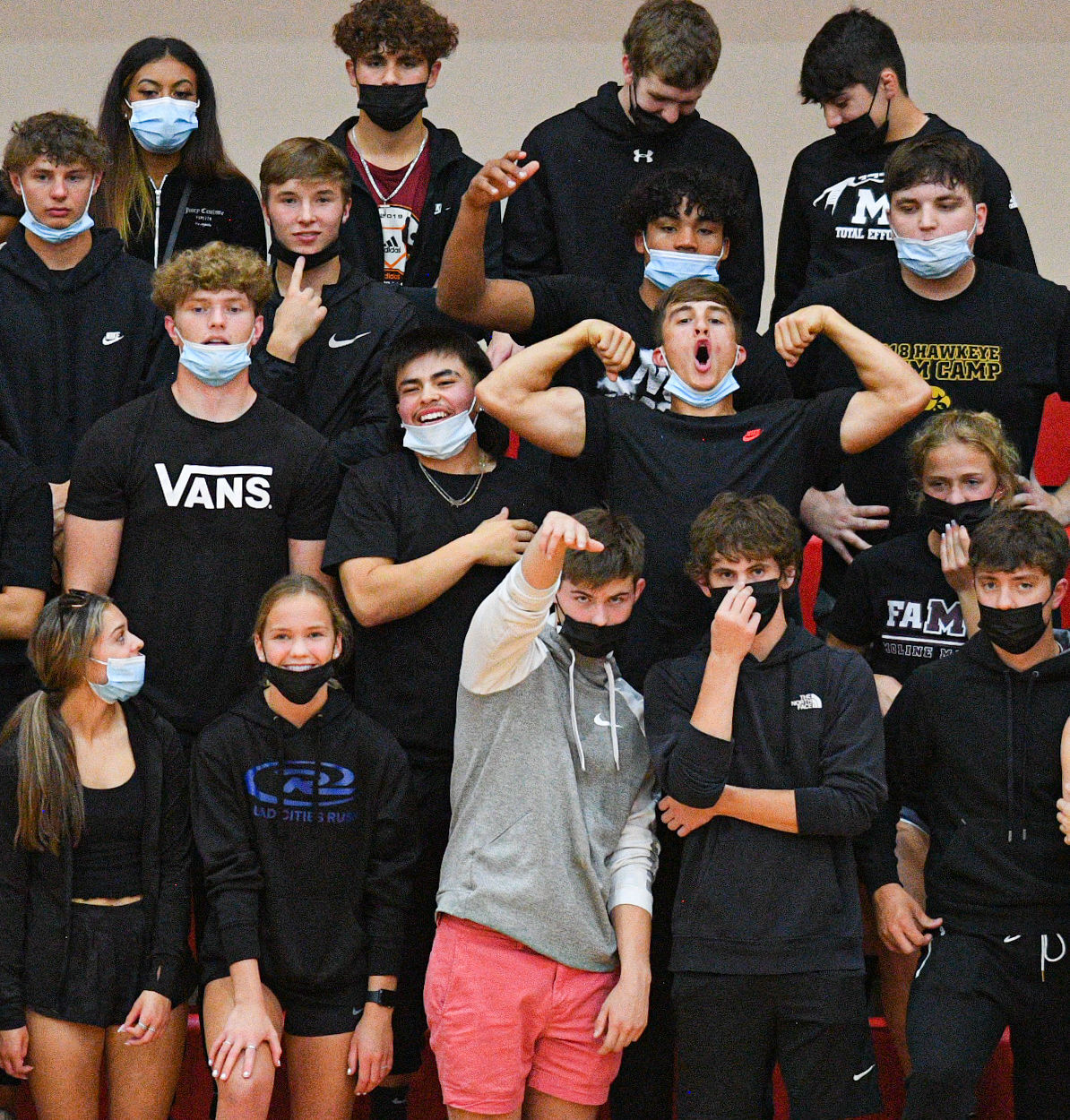 100521-qc-spt-moline-ri-vball-025